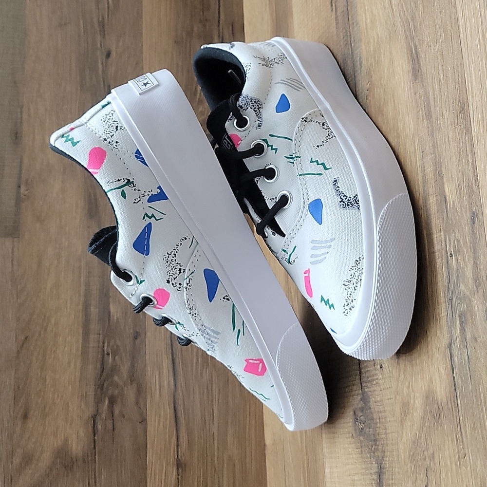 Converse Brand new in the box no lid